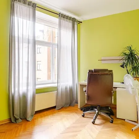 Sunny Flat In Art Nouveau Area *