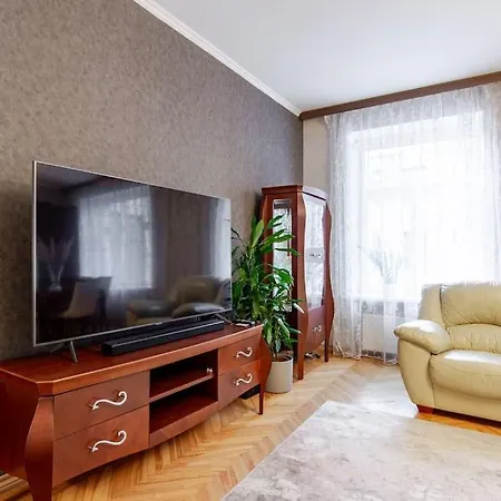 Apartment Sunny Flat In Art Nouveau Area *