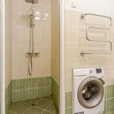 Sunny Flat In Art Nouveau Area Riga