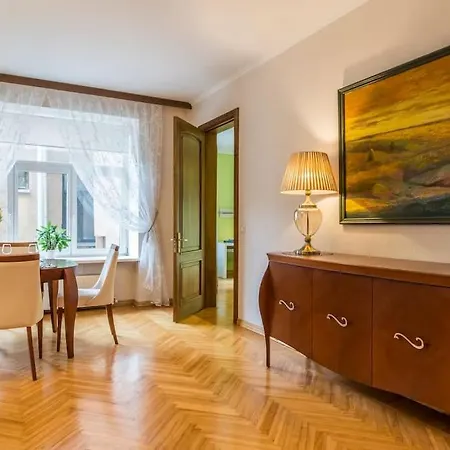 Sunny Flat In Art Nouveau Area * Riga