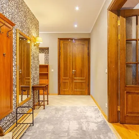 Apartment Sunny Flat In Art Nouveau Area *
