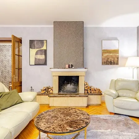 Apartment Sunny Flat In Art Nouveau Area *