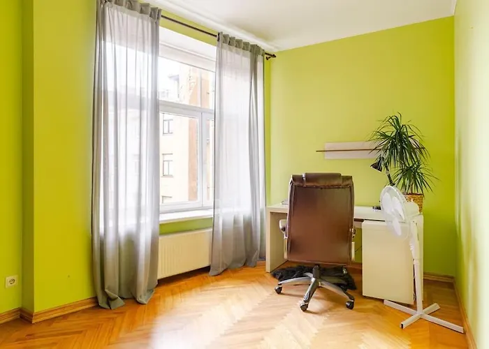 Sunny Flat In Art Nouveau Area *