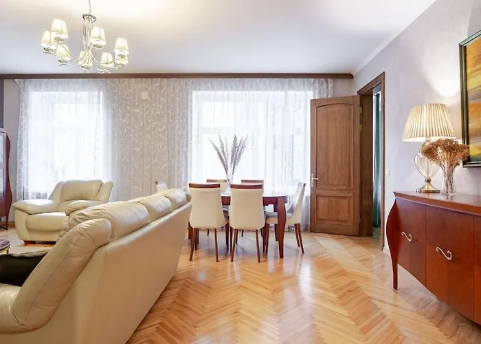Sunny Flat In Art Nouveau Area