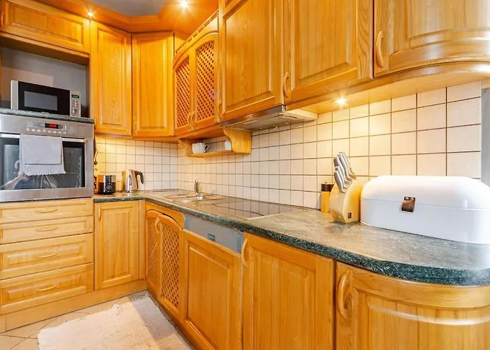 Sunny Flat In Art Nouveau Area