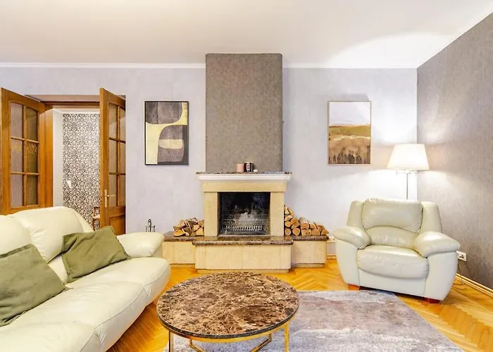 Апартаменты Sunny Flat In Art Nouveau Area *