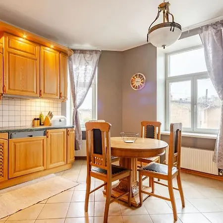 Sunny Flat In Art Nouveau Area