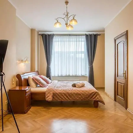 Sunny Flat In Art Nouveau Area * Riga