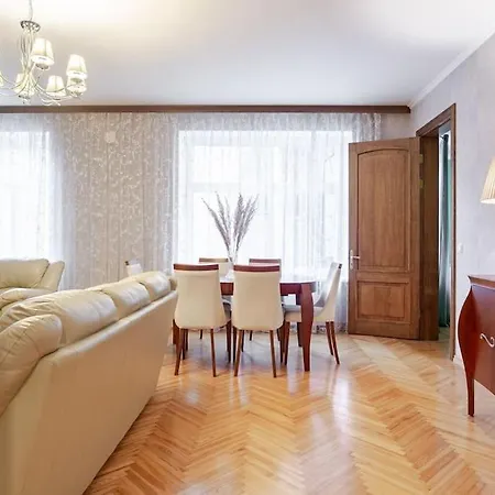 Sunny Flat In Art Nouveau Area