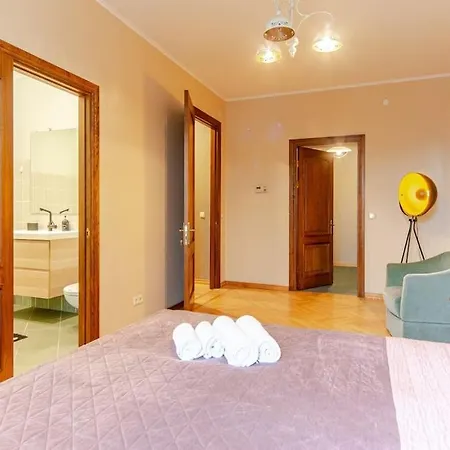 Sunny Flat In Art Nouveau Area Apartman